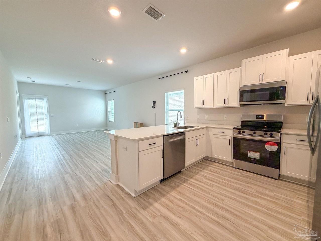 9899 Starling Dr - Photo 4 of 29