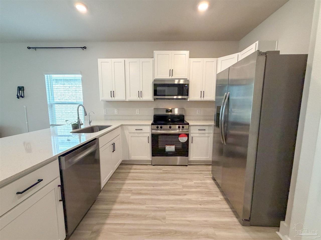 9899 Starling Dr - Photo 5 of 29