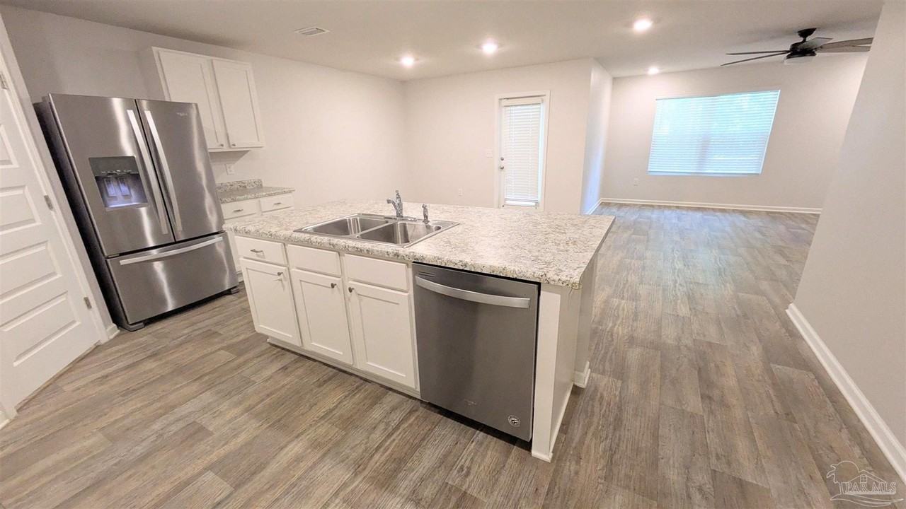 10557 Queens Gate Cir - Photo 7 of 29
