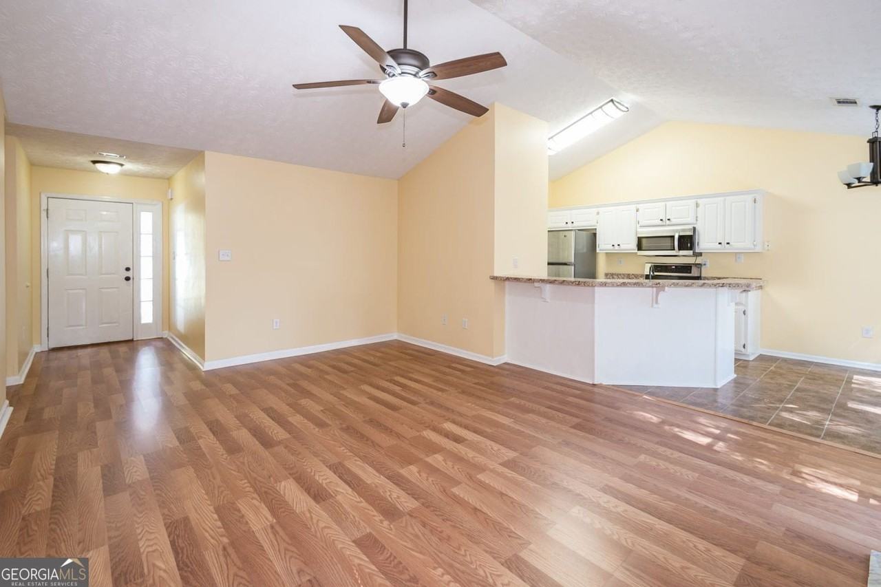 118 Jimmy Reynolds Dr - Photo 2 of 27