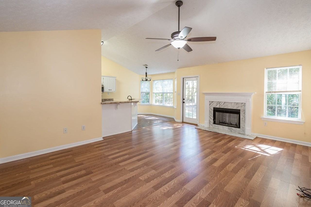 118 Jimmy Reynolds Dr - Photo 5 of 27