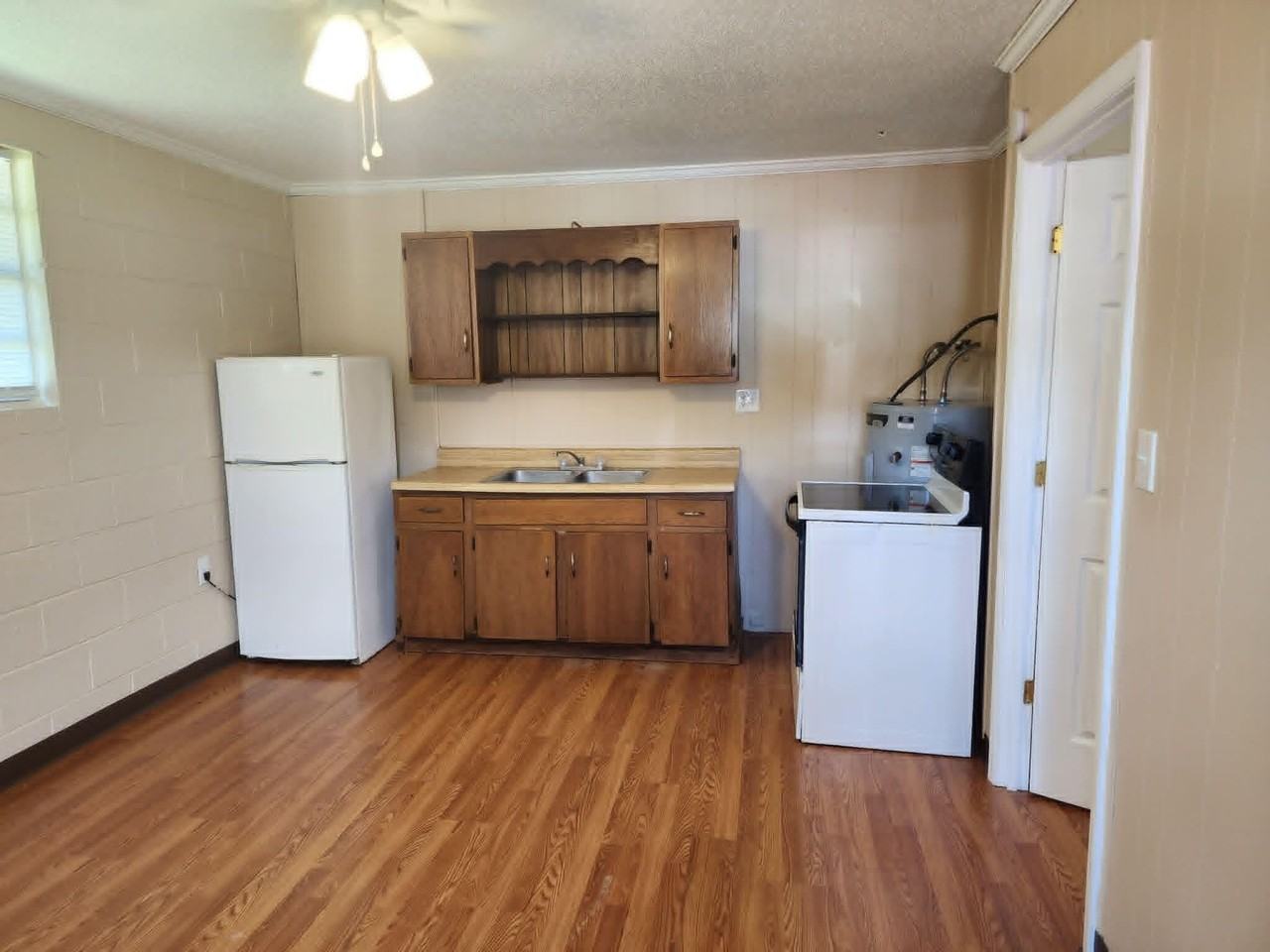 174 Marina Dr Nw - Photo 2 of 8