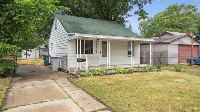 23773 Hazelwood Ave - Photo 2 of 13
