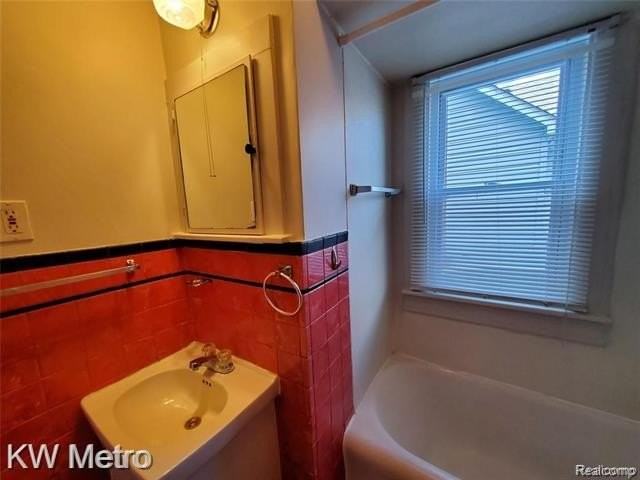 27096 Hampden St - Photo 5 of 8