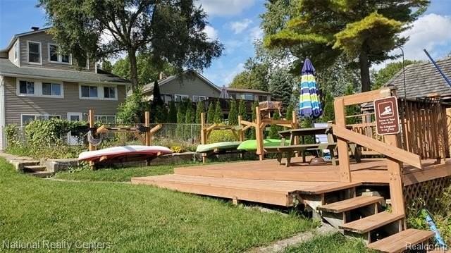 1349 Beach Dr - Photo 6 of 16