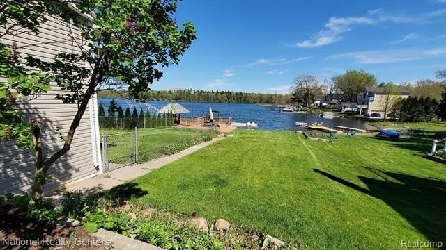 1349 Beach Dr - Photo 7 of 16