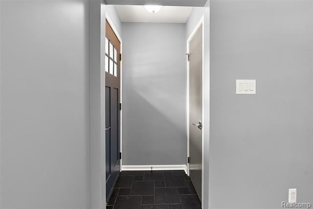 1859 Maryland Blvd - Photo 2 of 33