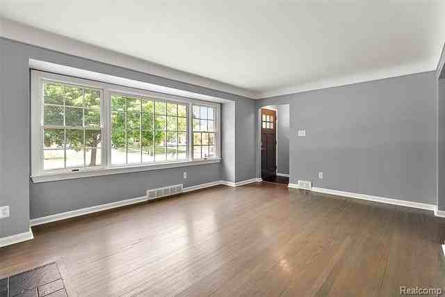 1859 Maryland Blvd - Photo 4 of 33