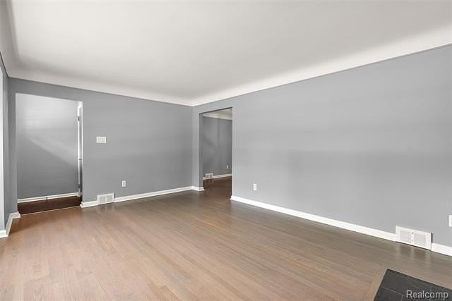 1859 Maryland Blvd - Photo 5 of 33