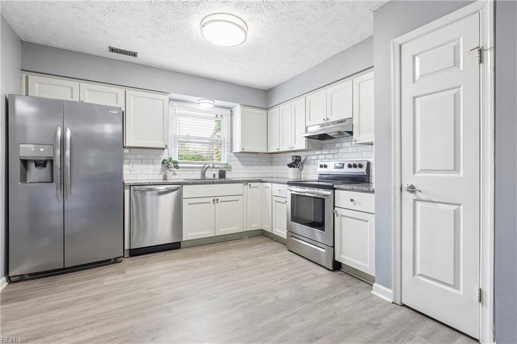 29 Glascow Way - Photo 2 of 9