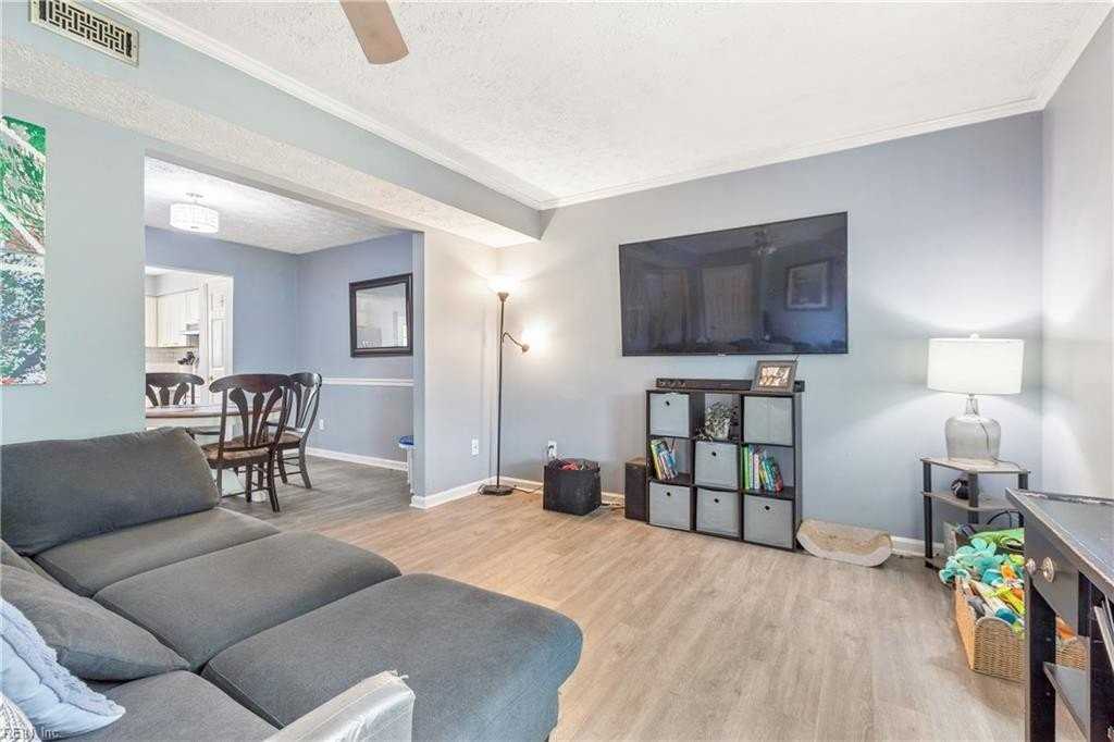 29 Glascow Way - Photo 3 of 9