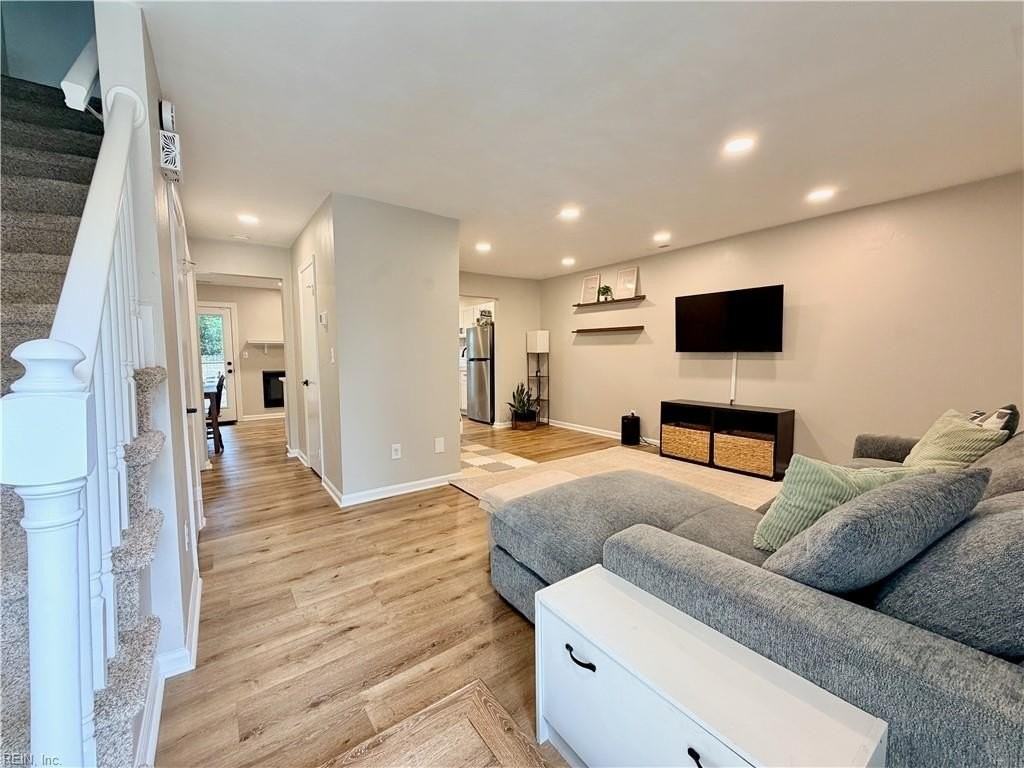 326 Harrier St - Photo 2 of 29