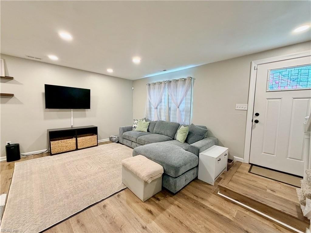 326 Harrier St - Photo 3 of 29