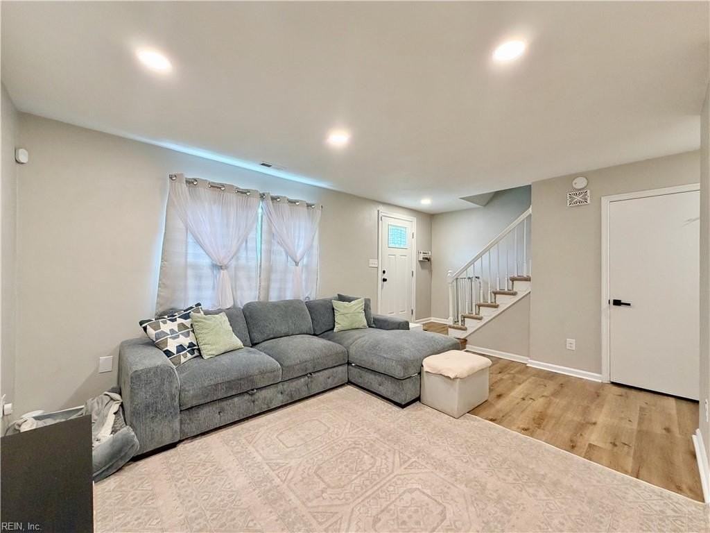 326 Harrier St - Photo 4 of 29