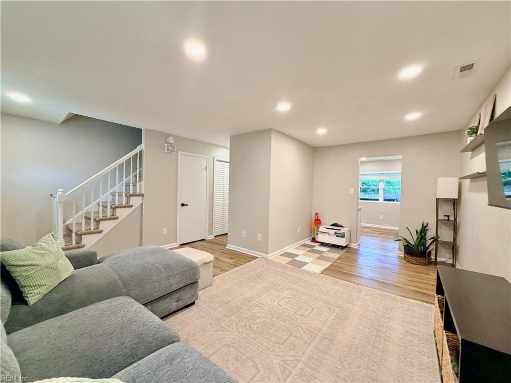 326 Harrier St - Photo 5 of 29