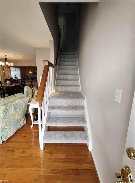 611 Oleander Cir - Photo 3 of 25