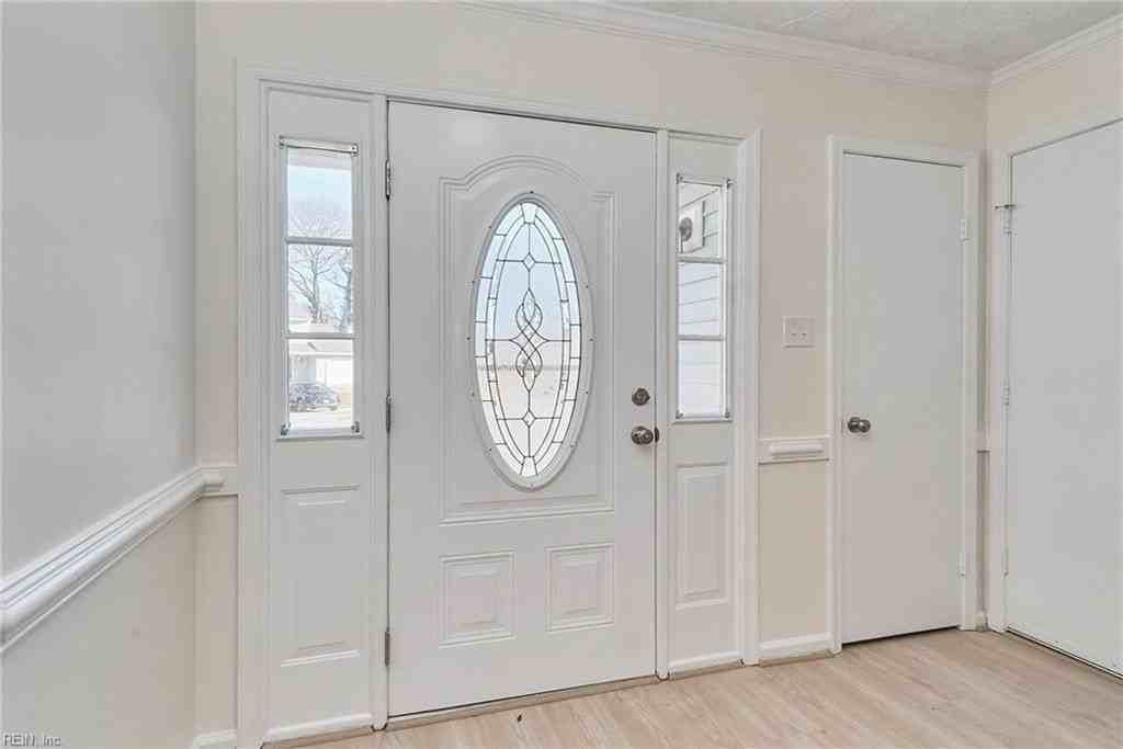 1221 Garth Ct - Photo 2 of 20