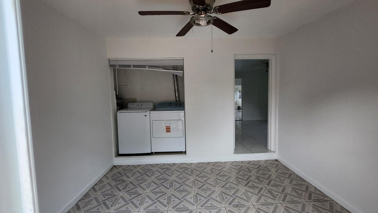 43 Sw 11th St #E - Photo 3 of 8