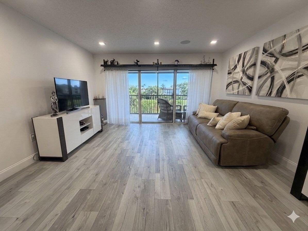 4284 Deste Ct #304 - Photo 6 of 17