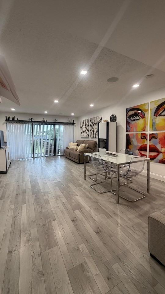 4284 Deste Ct #304 - Photo 7 of 17