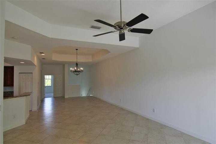 3485 Sw Sawgrass Villas Dr #6D - Photo 4 of 12