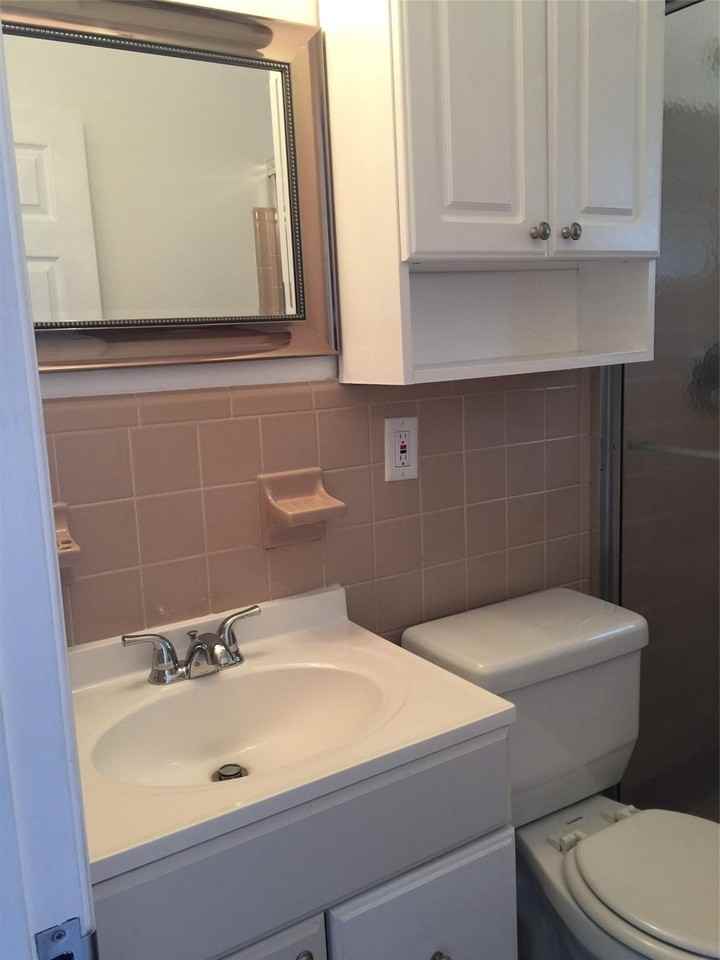 1307 Sw 18th Ct - Photo 5 of 11