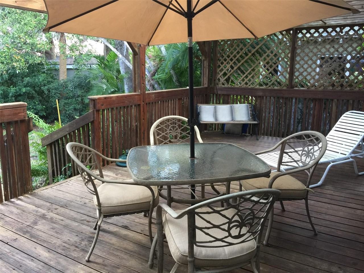 1307 Sw 18th Ct - Photo 6 of 11