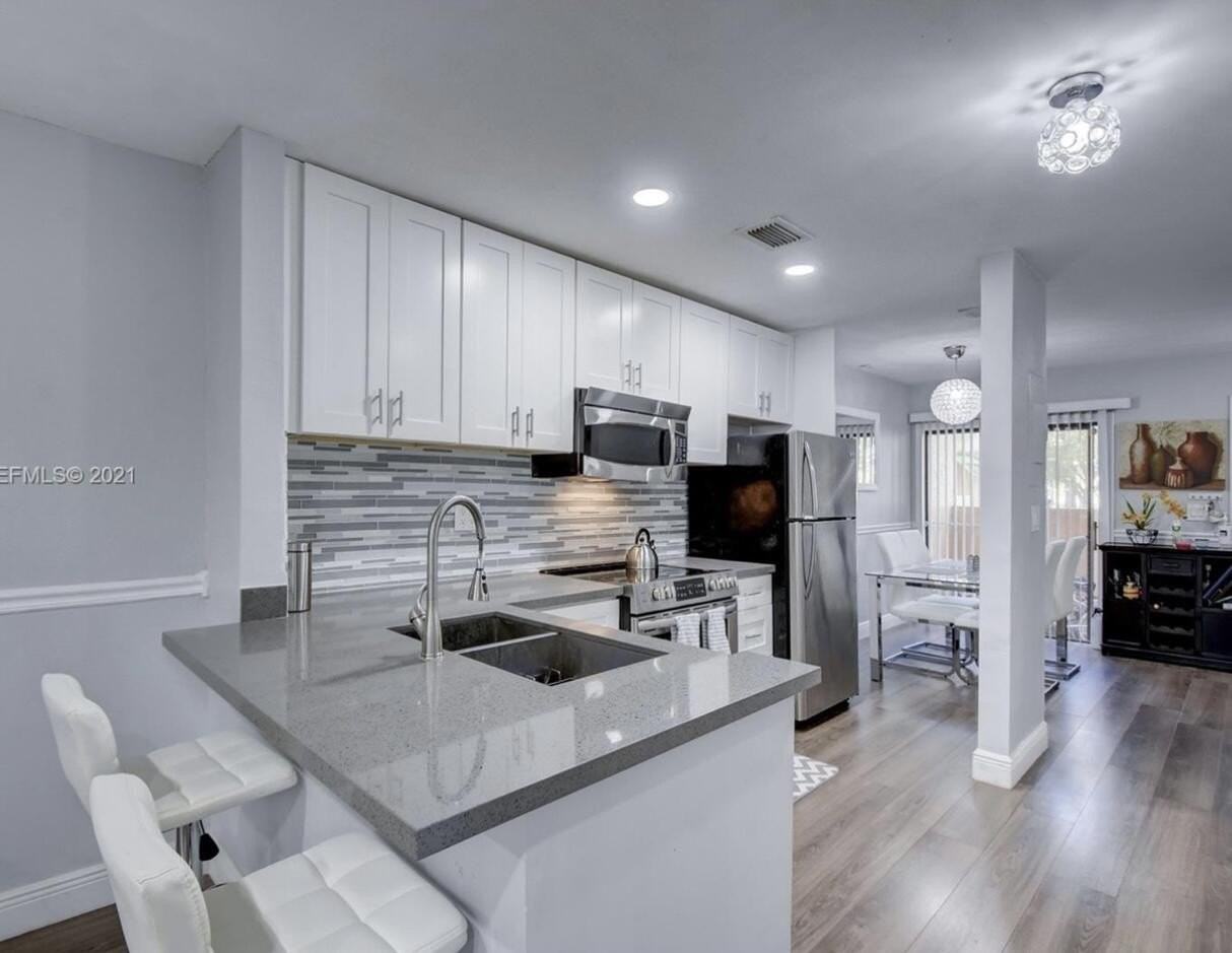 9270 Nw 40th St - Photo 6 of 20