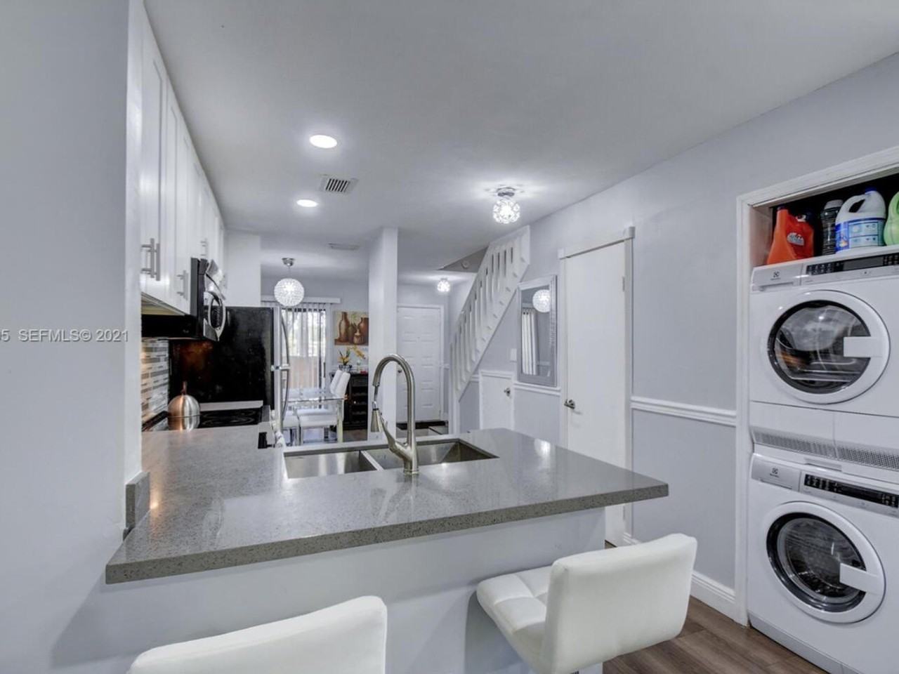 9270 Nw 40th St - Photo 7 of 20