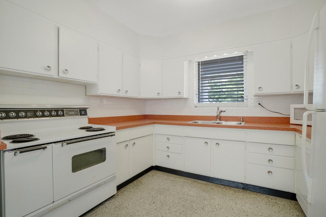 3410 Poinsettia Ave - Photo 7 of 30