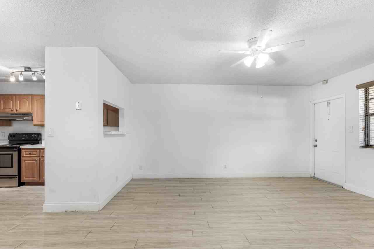 2646 Riverside Dr #2646 - Photo 4 of 18