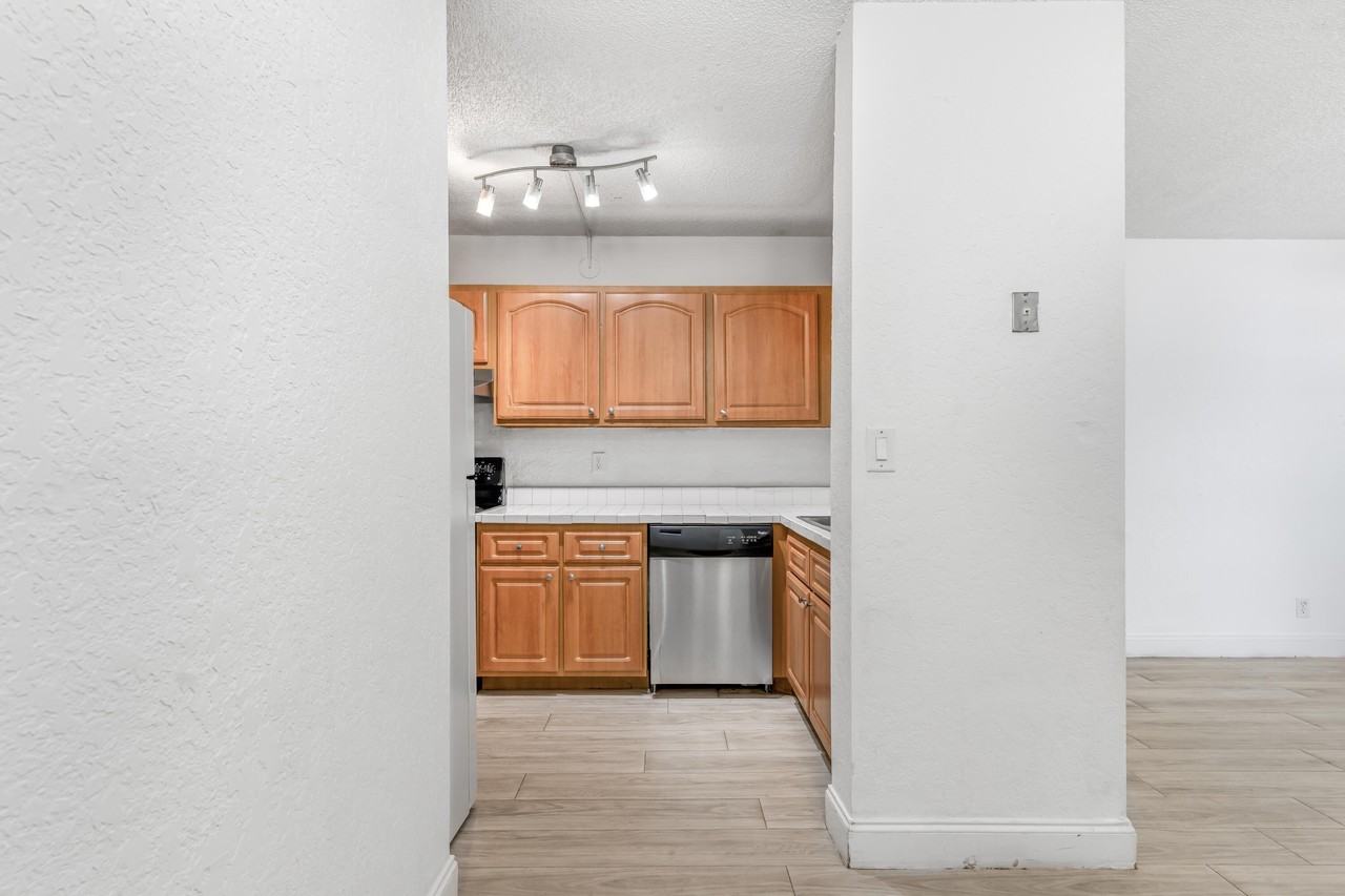 2646 Riverside Dr #2646 - Photo 5 of 18