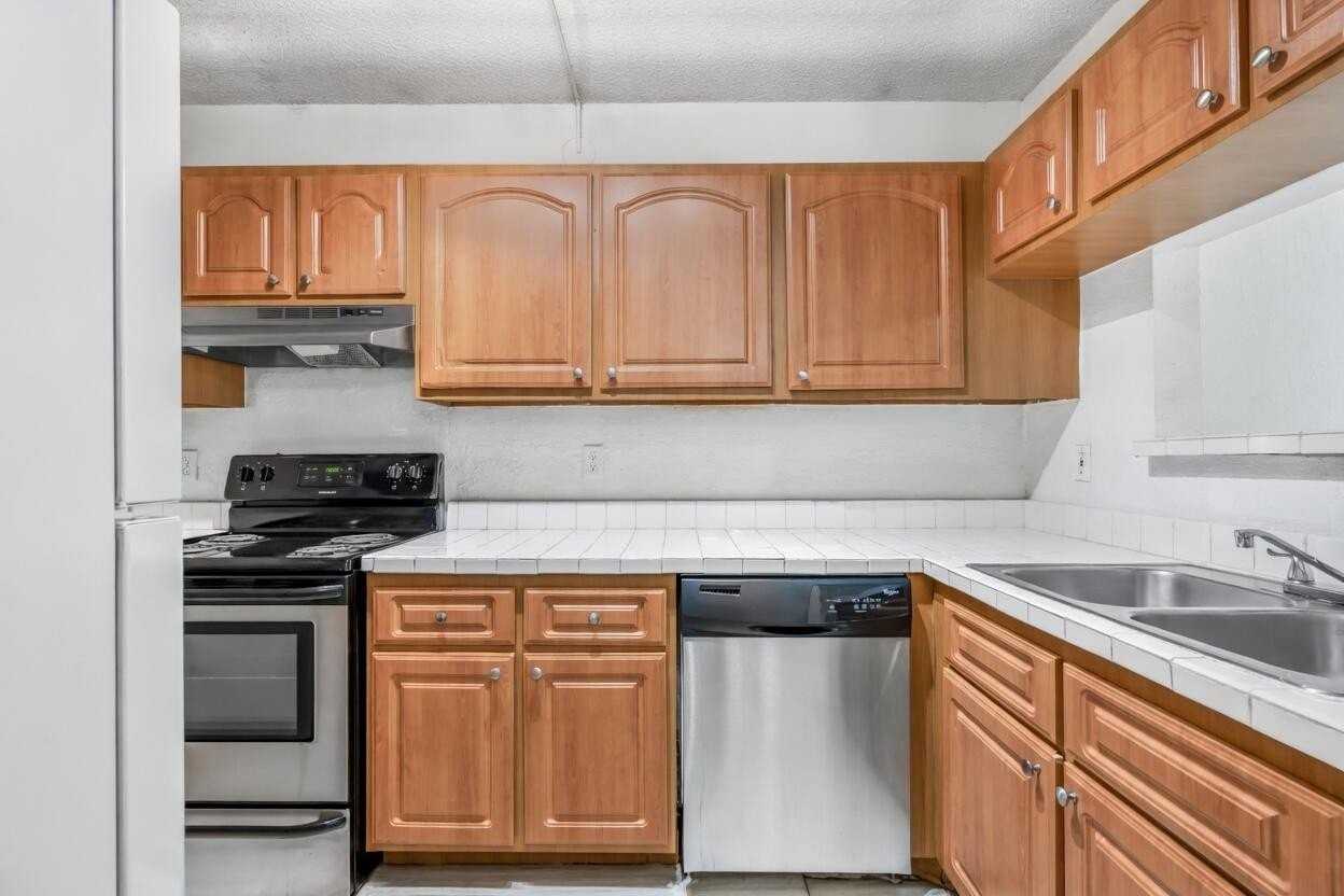 2646 Riverside Dr #2646 - Photo 6 of 18