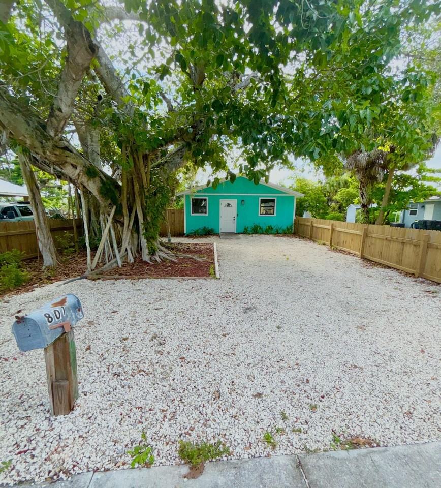 801 Central Ave - Photo 2 of 10