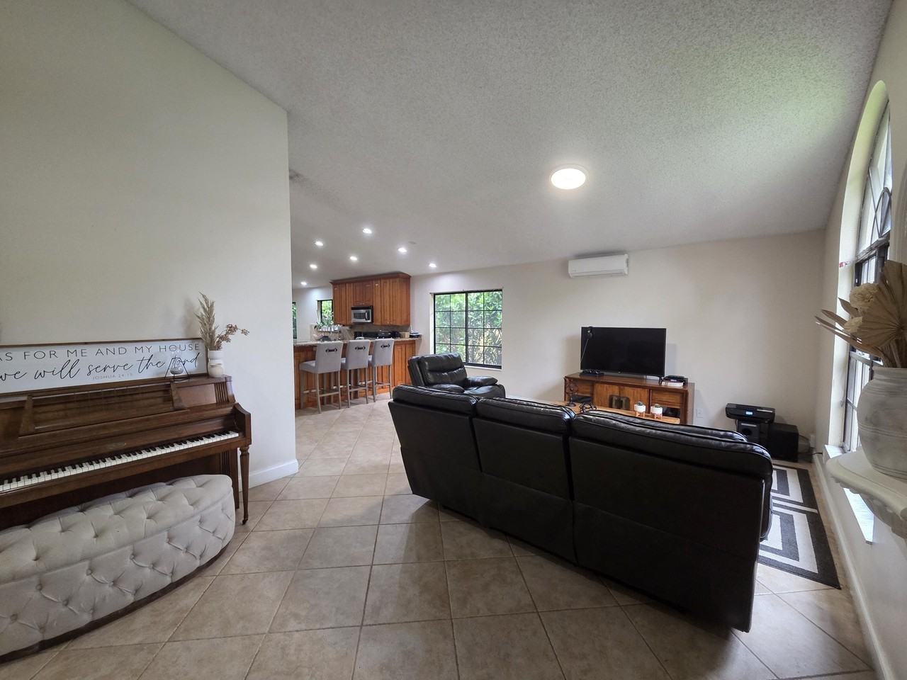 4170 Nw 6th St - Photo 3 of 29