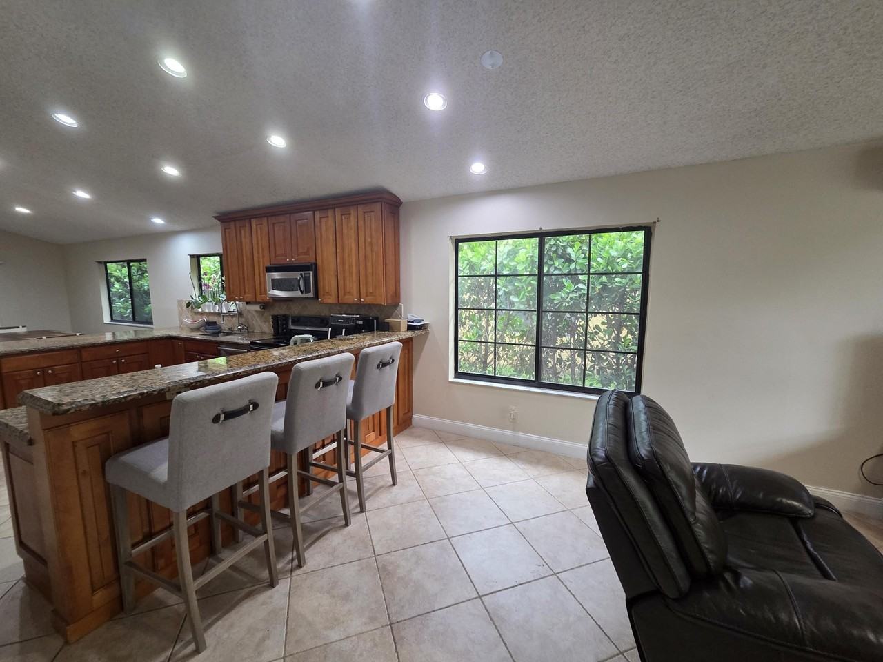 4170 Nw 6th St - Photo 5 of 29