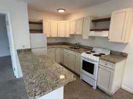 featured image of 1118 N H St #4