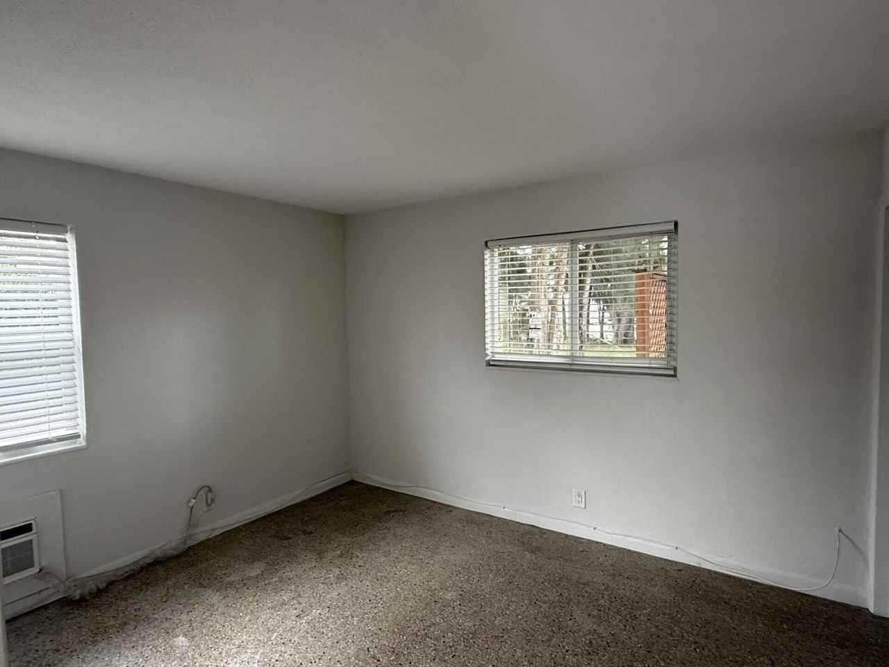1118 N H St #4 - Photo 4 of 11