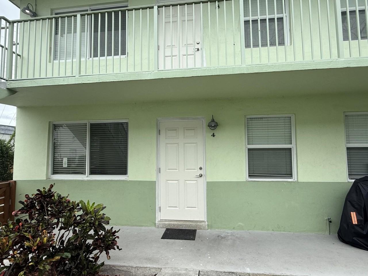 1118 N H St #4 - Photo 7 of 11