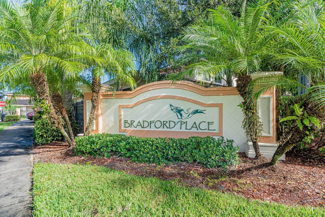 2563 Stockbridge Sq Sw - Photo 2 of 35