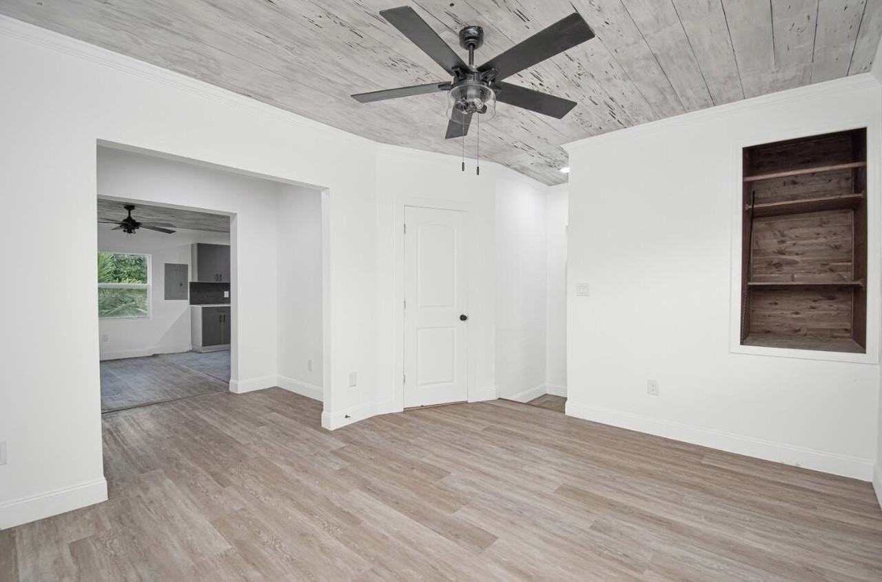 318 N E St - Photo 5 of 17