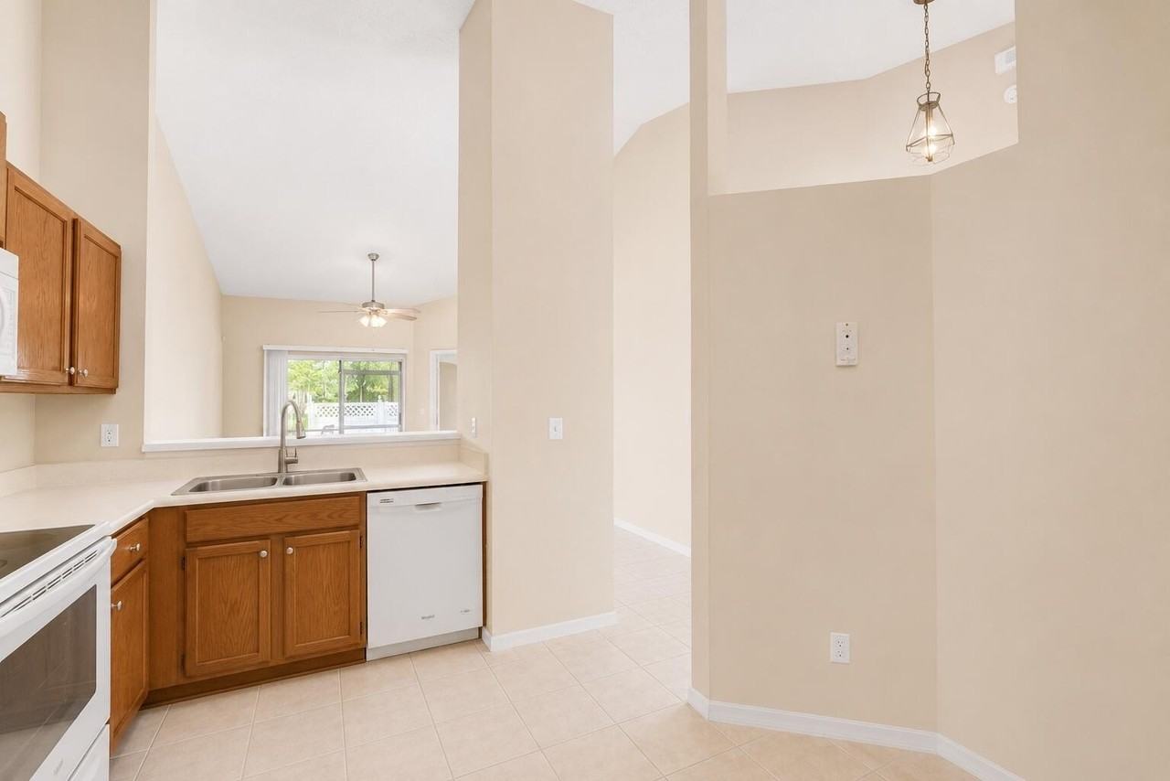 7958 Piper Ln - Photo 5 of 23
