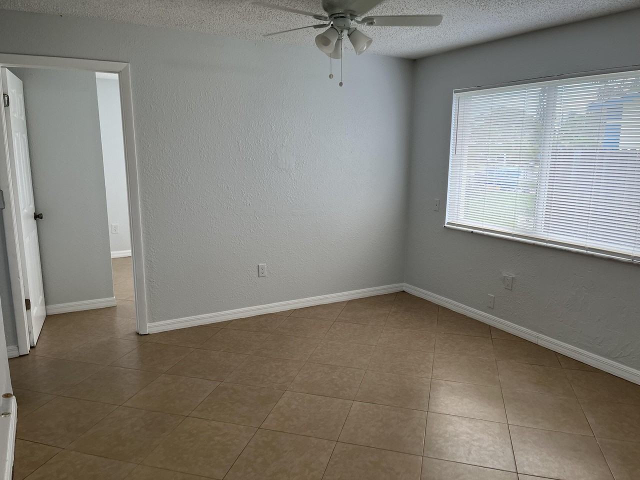 518 Nw 10th Ave - Photo 2 of 14