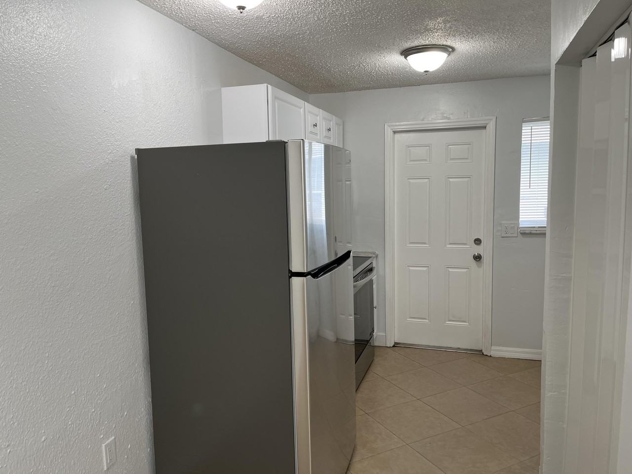 518 Nw 10th Ave - Photo 4 of 14