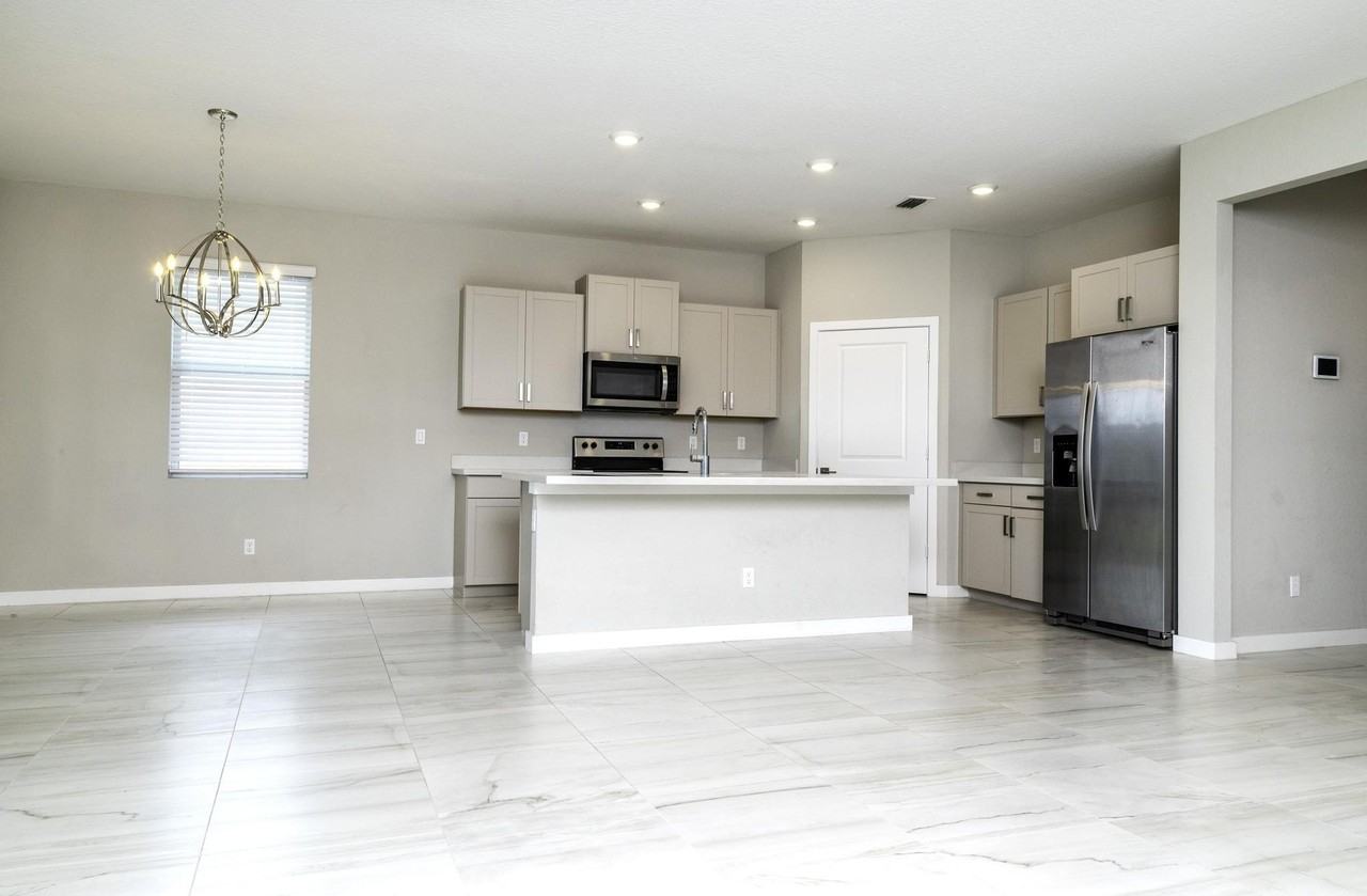 4530 Nw Exchange Ave - Photo 5 of 50