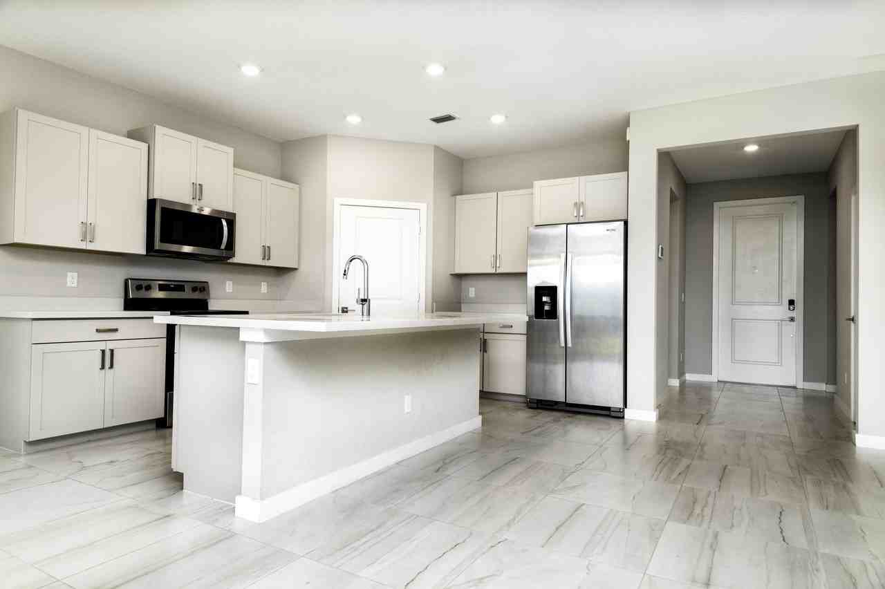 4530 Nw Exchange Ave - Photo 6 of 50