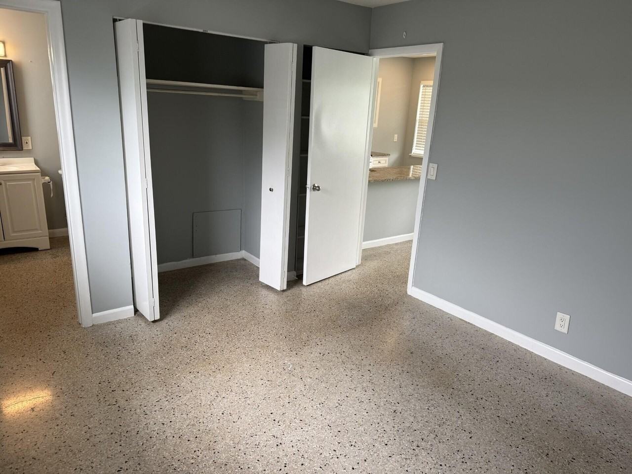 1118 N H St #15 - Photo 5 of 11