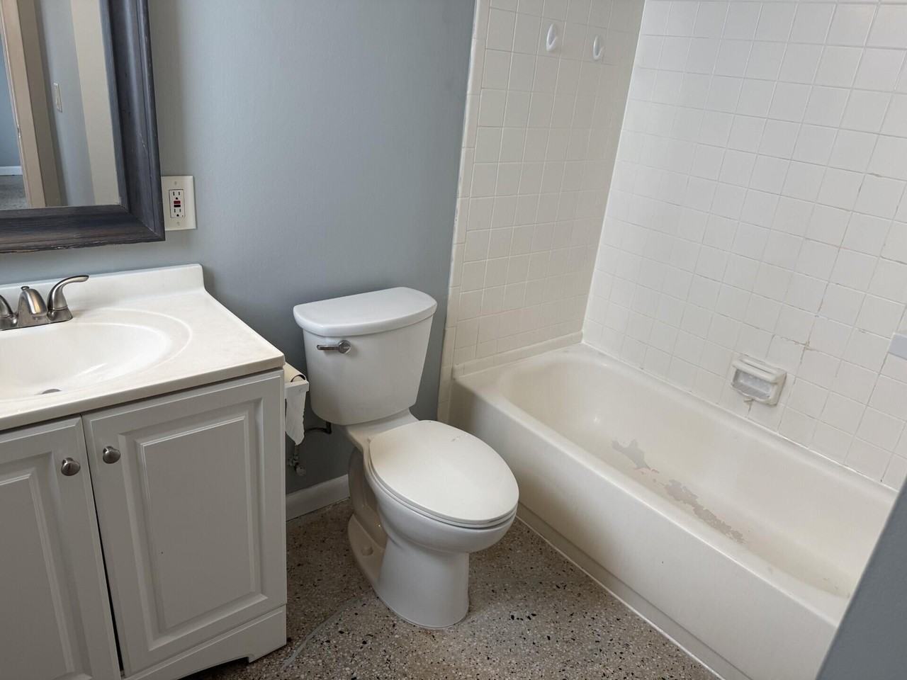1118 N H St #15 - Photo 6 of 11