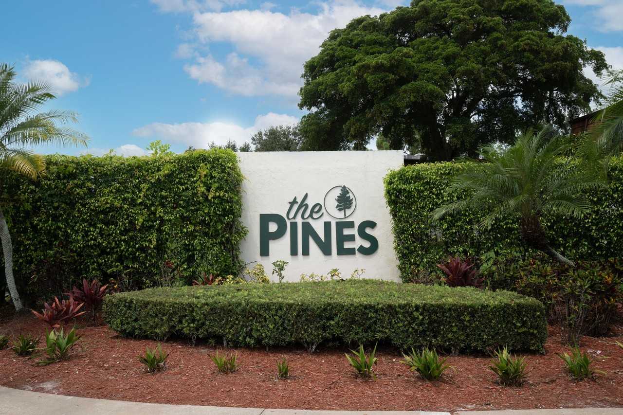 2228 White Pine Cir #B - Photo 2 of 13