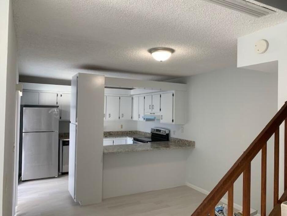 2228 White Pine Cir #B - Photo 6 of 13